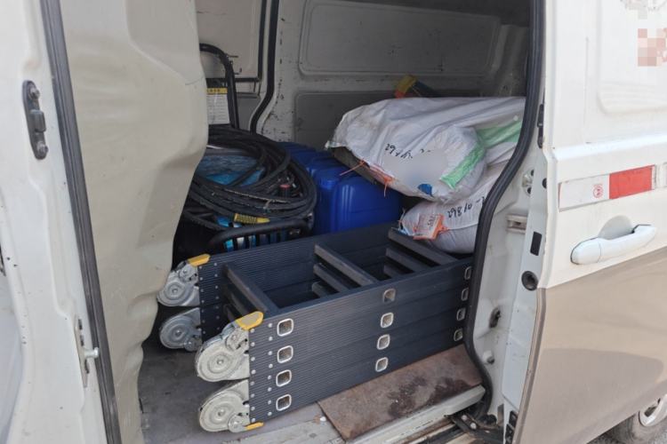 Used Jinbei New Hiace X30L 2018 1.5L Box Truck Wealth Edition DLCG14 Left Rear Seat