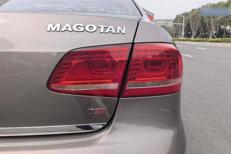 Used Volkswagen Magotan 2015 1.8TSI Advanced Model
