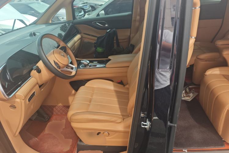 Used VOYAH Dream 2024 PHEV Extended-Range Premium Edition Left Front Seat