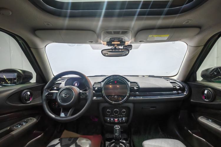 Used MINI Clubman 2022 1.5T COOPER Connoisseur Interior 4