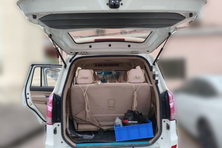 Used Jinbei 750 2016 1.5L Luxury Model Trunk