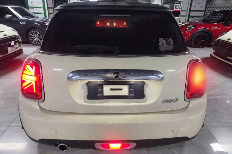 Used MINI MINI 2018 1.5T COOPER Artist