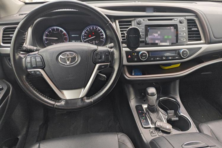 Used Toyota Highlander 2015 2.0T Two-Wheel Drive Luxury Edition 7 Seats Steering Wheel