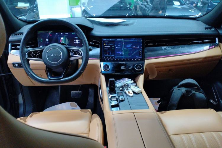 Used Lynk & Co 09 EM-P 2023 2.0TD EM-P Long-Range Version PM 7-Seater