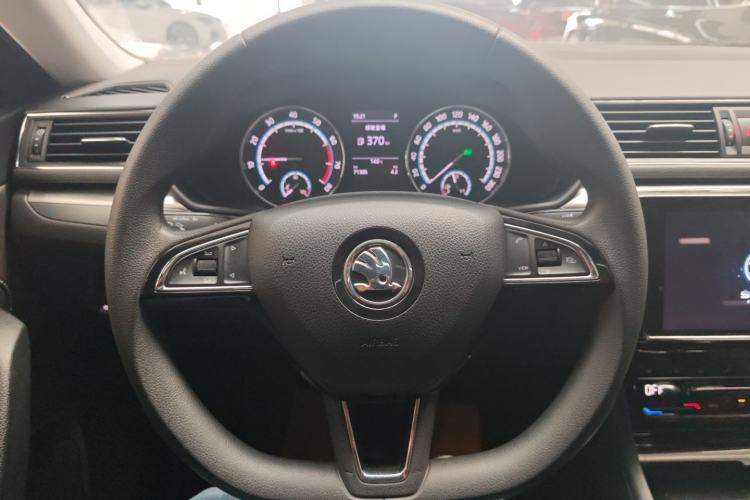 Used Skoda Superb 2019 Facelifted TSI280 DSG Comfort Edition
