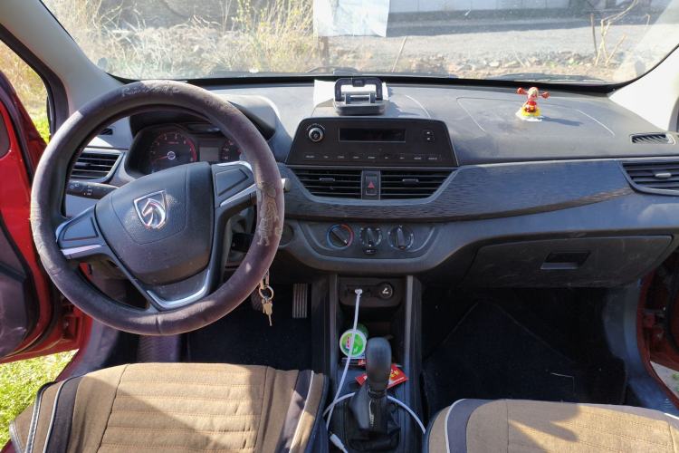 Used Baojun 310 2020 1.2L Manual Comfort Edition Center Console