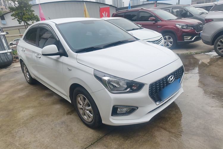 Used Hyundai Verna (older generation) 2017 1.4L Manual Huancai Edition China V Standard Front Right 45 Deg