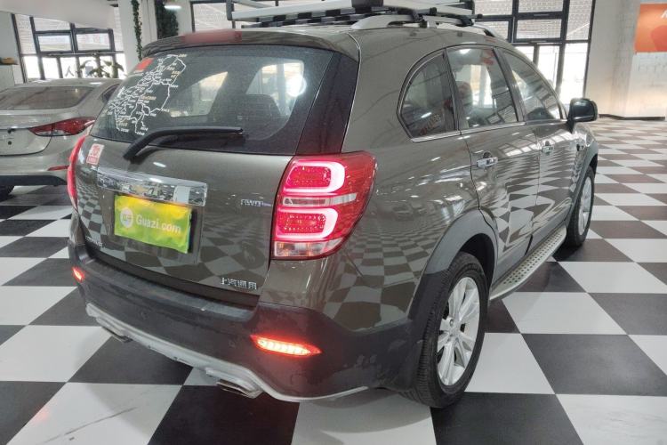 Used Chevrolet Captiva 2015 2.4L 4x4 Flagship Edition 7-Seater
