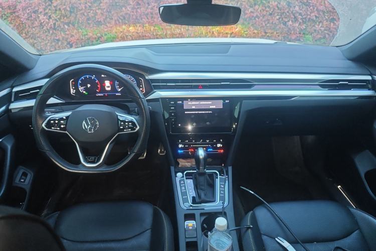 Used Volkswagen FAW-Volkswagen CC 2021 380TSI Striking Edition Center Console