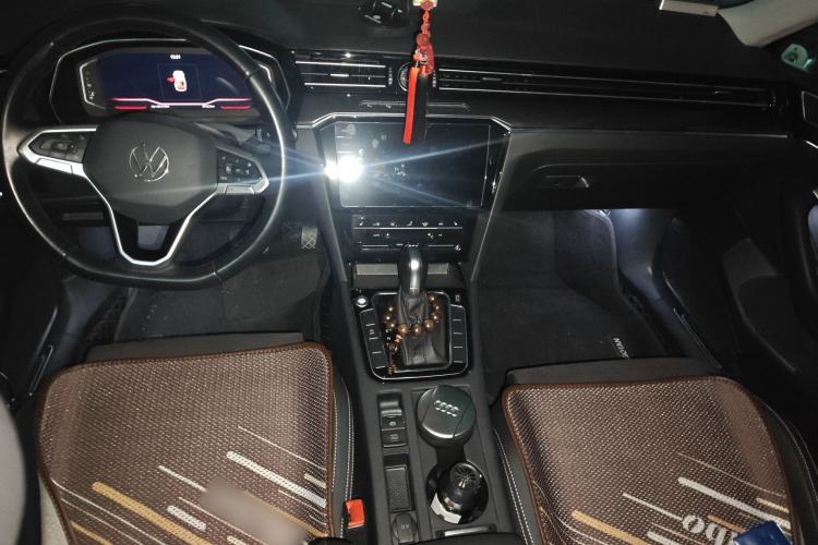 Used Volkswagen Magotan 2020 380TSI DSG Luxury Version Center Console