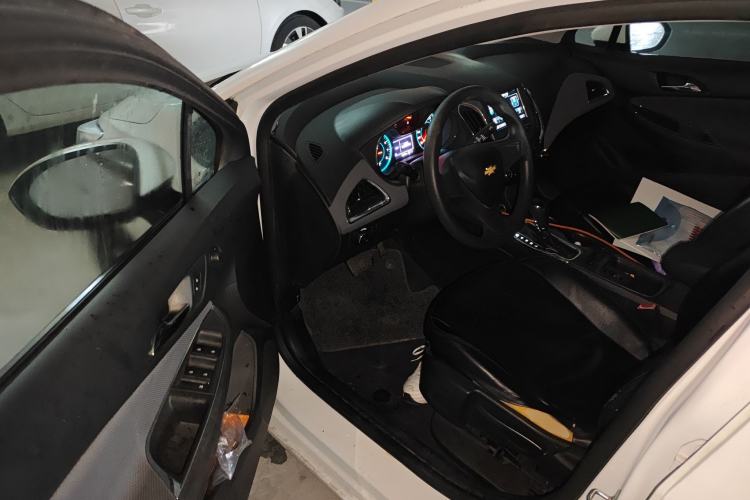 Used Chevrolet Cruze 2018 320 Automatic Pioneer Sunroof Edition