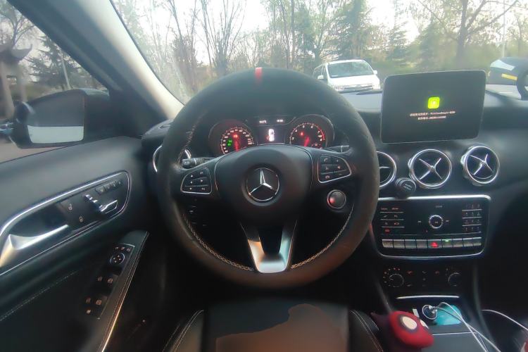 Used Mercedes-Benz GLA 2018 GLA 220 4MATIC Sport Edition Steering Wheel