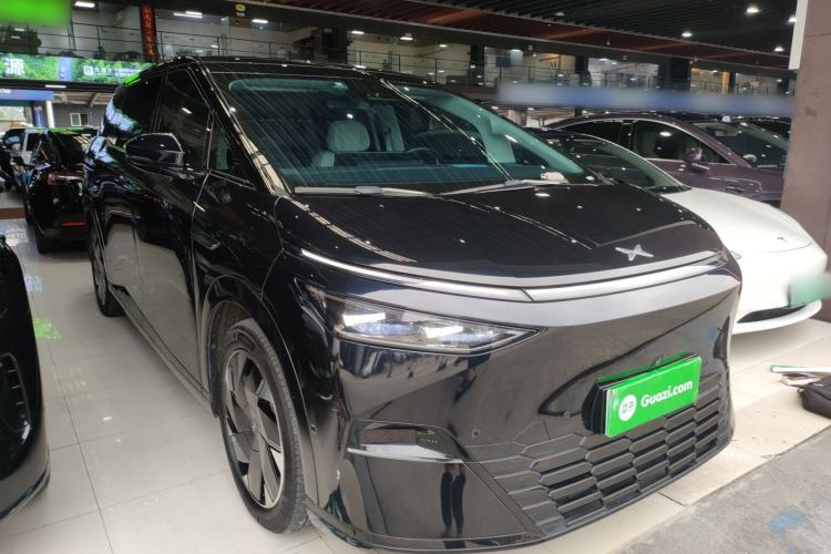 Used XPeng X9 2024 702 Ultra-Long Range Max Front Right 45 Deg