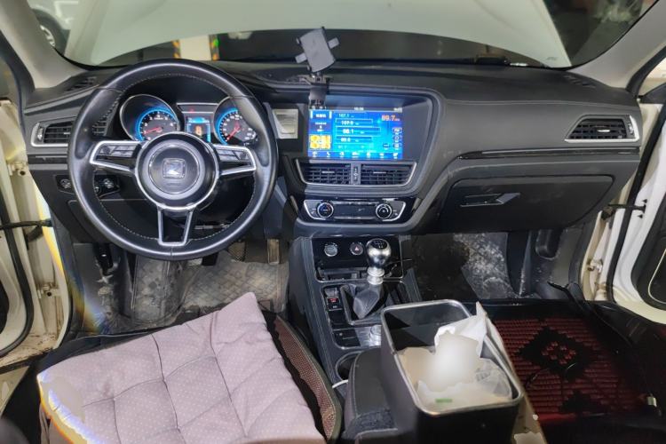 Used Zotye T600 2016 Sports Edition 1.5T Manual Luxury Model Center Console