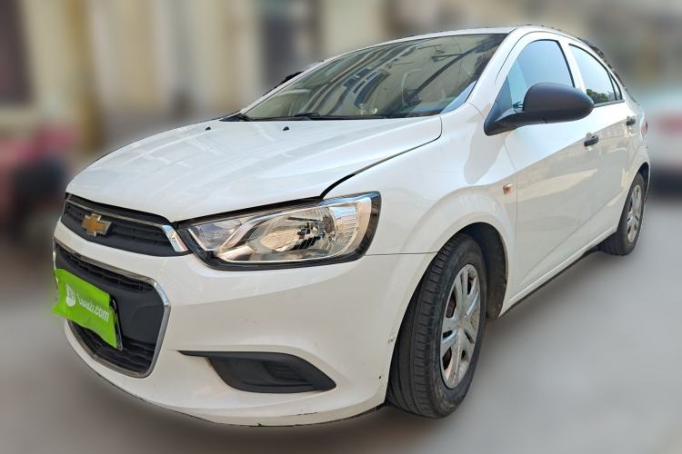 Used Chevrolet Aveo Sonic 2014 Sedan 1.4SL AT Fashion Edition