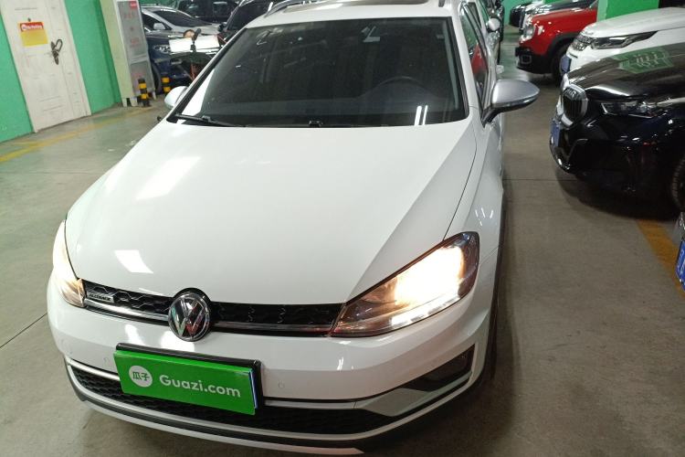 Used Volkswagen Golf 2019 1.8TSI Travel Edition Front