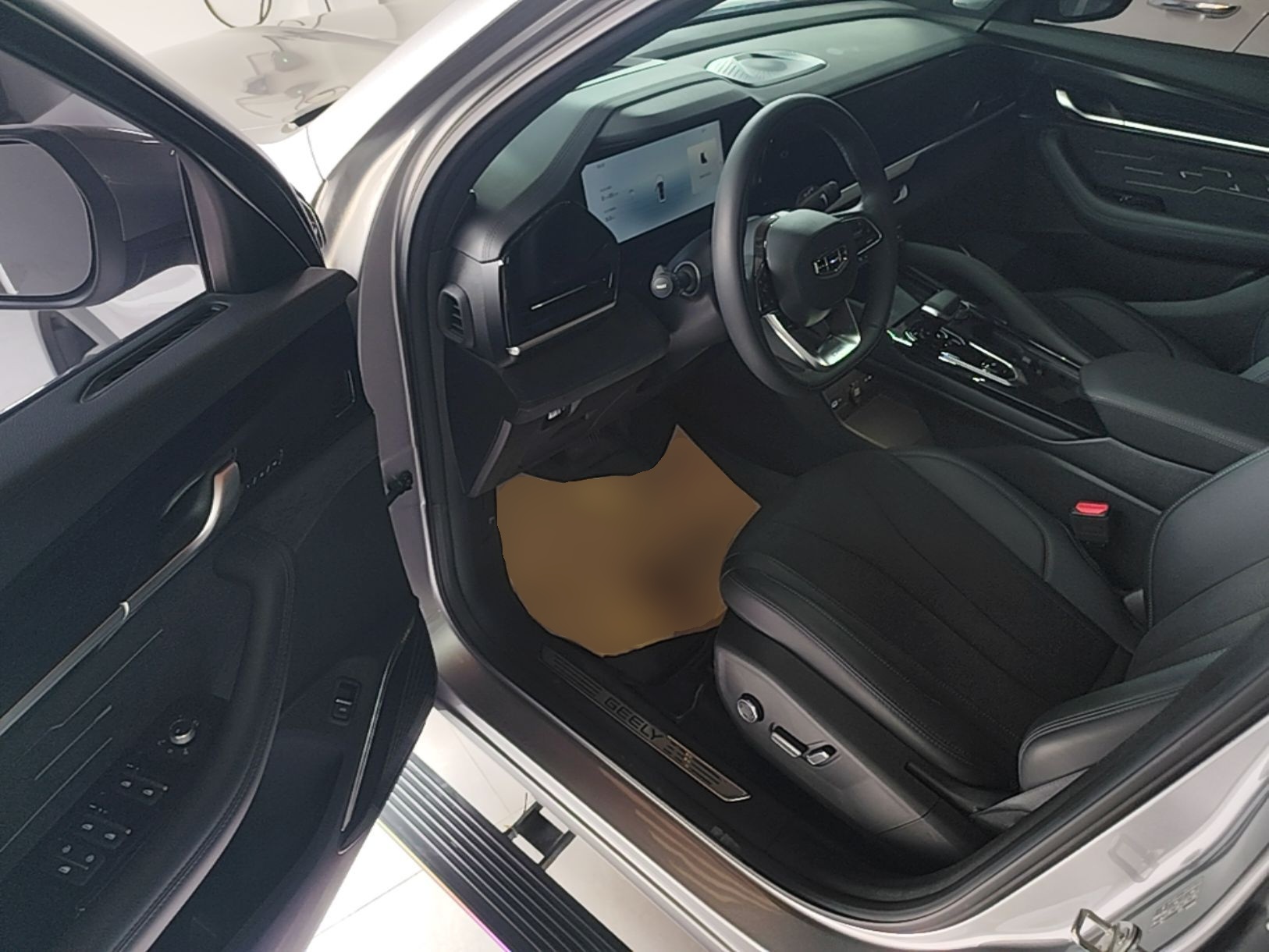 Geely Auto Monjaro L 2024 2.0TD High-Power Automatic Two-Wheel Drive Skyline Edition — снимка 18