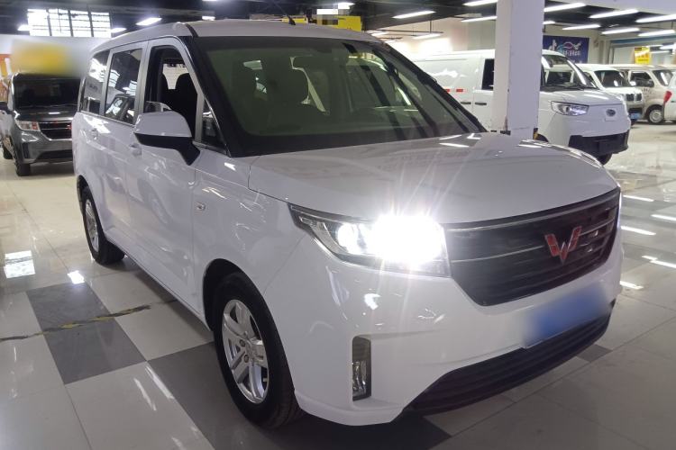 Used Wuling Hongguang PLUS 2020 1.5T Manual Commercial Vehicle 7 Seats Exterior 2