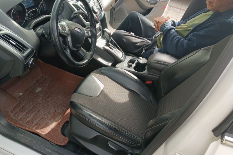 Used Ford Focus 2012 Hatchback 2.0L Automatic Luxury Sport Model
