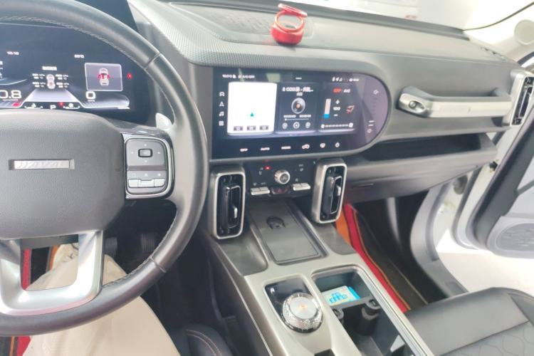 Used Haval DARGO 2021 1.5T DCT Two-Wheel Drive Labrador Edition Center Console