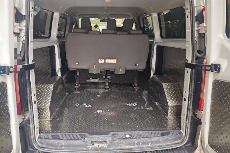 Used Ford Transit 2020 2.0T Diesel Multi-Function Commercial Vehicle Mid-Chassis Low-Roof Design with Dual Rear Doors Meeting China VI Emission Standards
