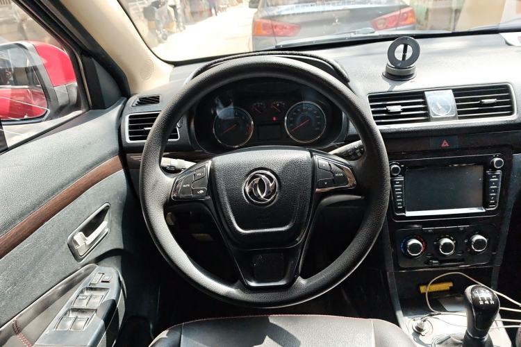 Used Dongfeng Fengon 360 2015 1.5L Manual Luxury 7-Seater China IV Standard Steering Wheel
