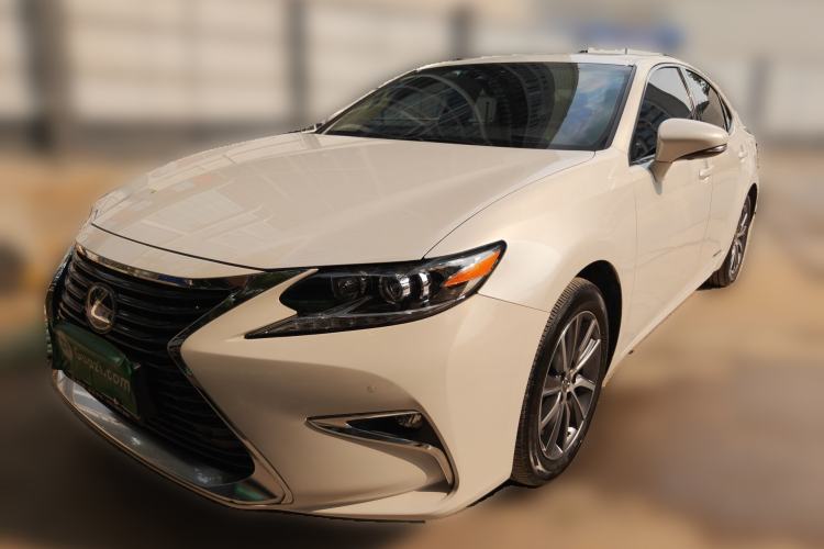 Used Lexus ES 2017 300h Mark Levinson Comfort Edition