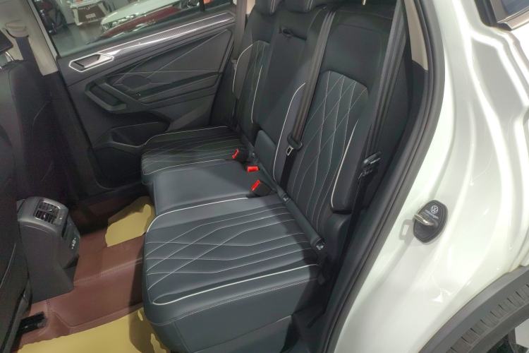 Used Volkswagen Tiguan L 2025 Model Outstanding Version 330TSI Automatic Two-Wheel Drive R-Line Longyao Edition