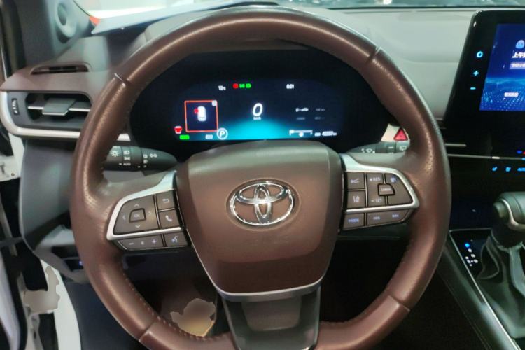 Used Toyota Sienna 2021 2.5L Hybrid Platinum Edition