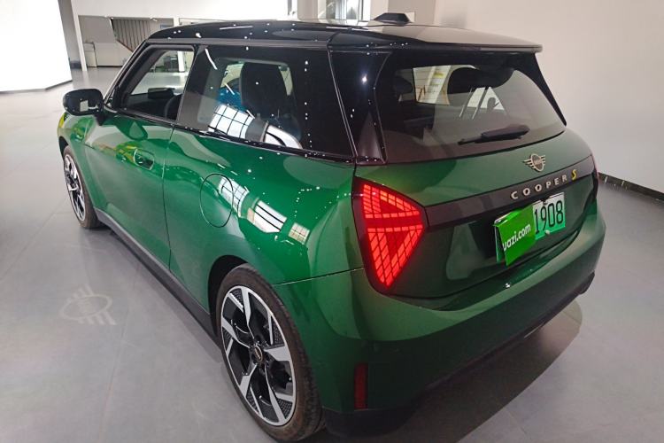 Used MINI Electric COOPER 2024 452km COOPER SE Artist
