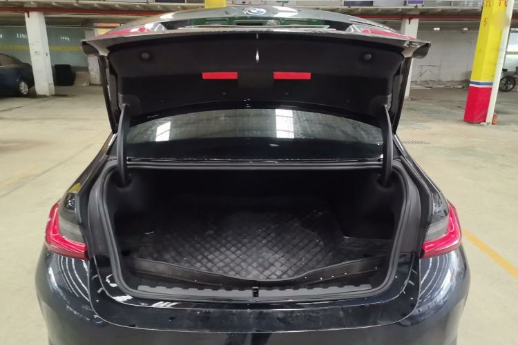 Used BMW i3 2024 eDrive 40 L Midnight Edition Trunk