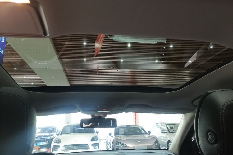 Used Mercedes-Benz E-Class 2021 Restyled E 300 L Luxury Edition Headliner