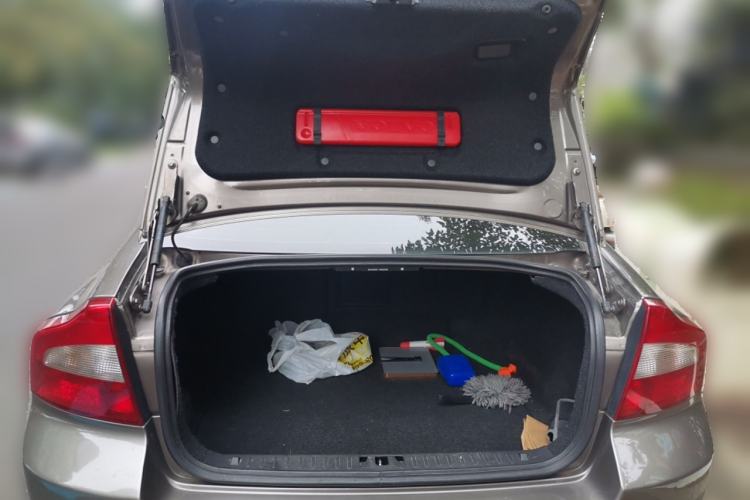 Used Volvo S80L 2010 2.5T ZhiShang Edition