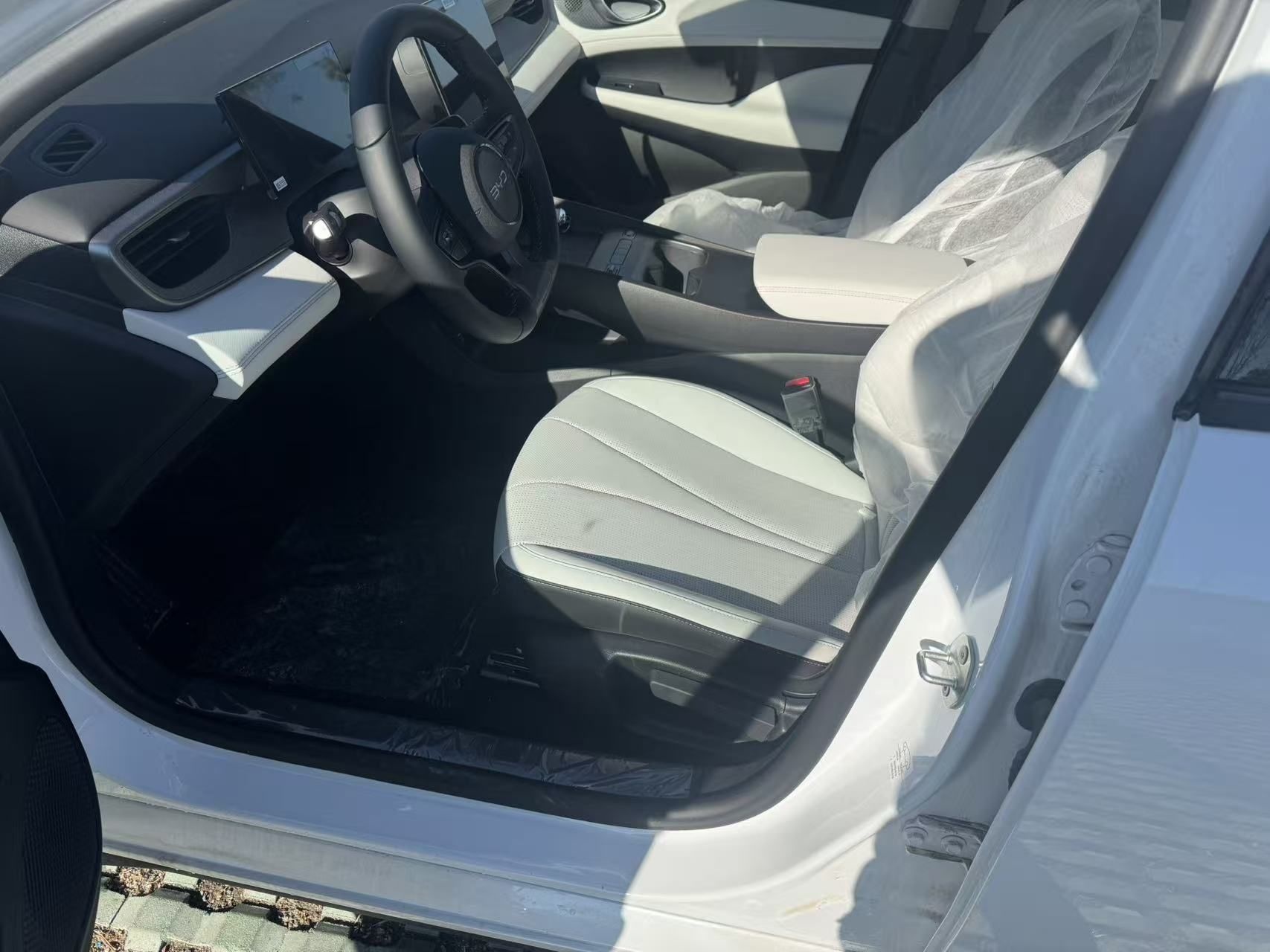 BYD Seal 05 DM-i 2026 DM-i 128KM Luxury Edition — снимка 17