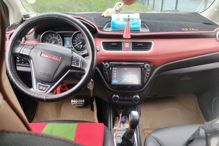 Used Haval H1 2015 1.5L AMT Urban Model Center Console