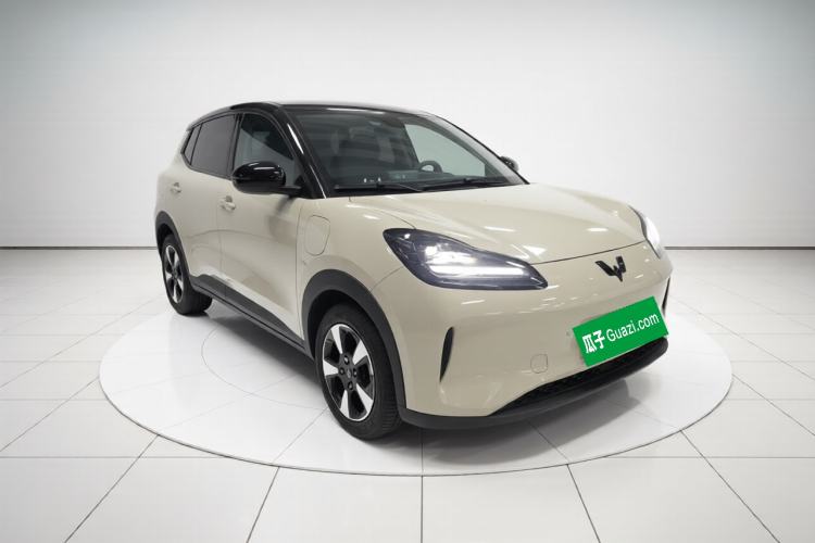 Used Wuling Bingo PLUS 2024 330 km Range Five-Seater Version Front Right 45 Deg