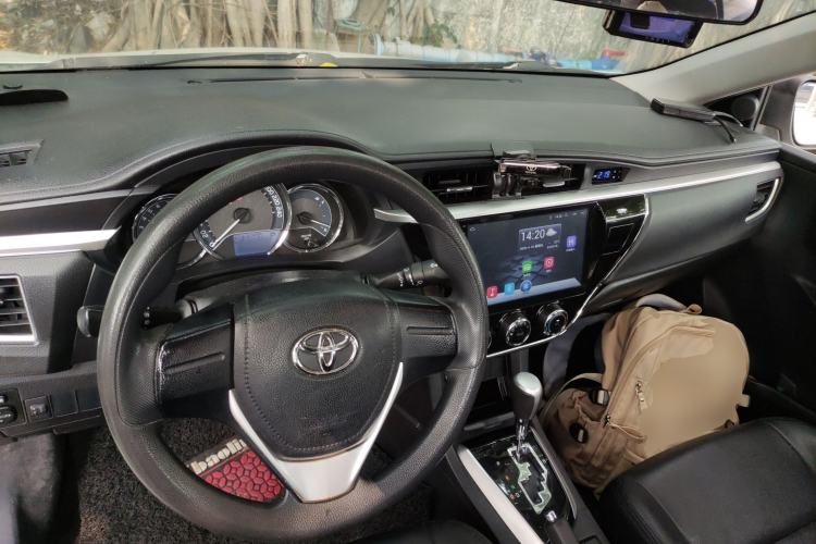 Used Toyota Corolla 2017 Revised Version 1.6L S-CVT GL Center Console