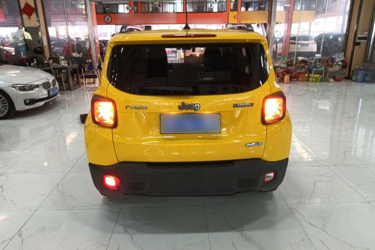 Used Jeep Renegade 2018 Connected Large Screen Version 180T Automatic High-Energy Edition Rear