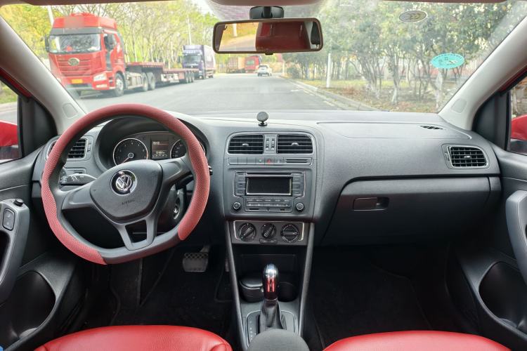 Used Volkswagen Polo 2014 1.6L Automatic Comfort Edition
