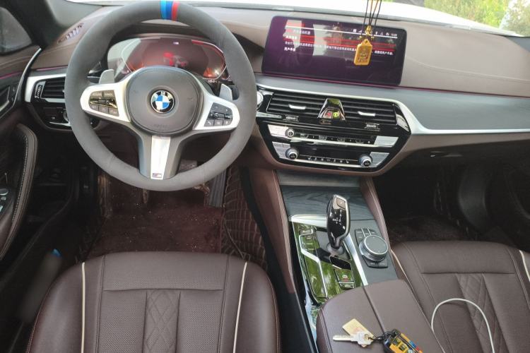 Used BMW 5 Series 2021 530Li Leading Model M Sport Package Center Console