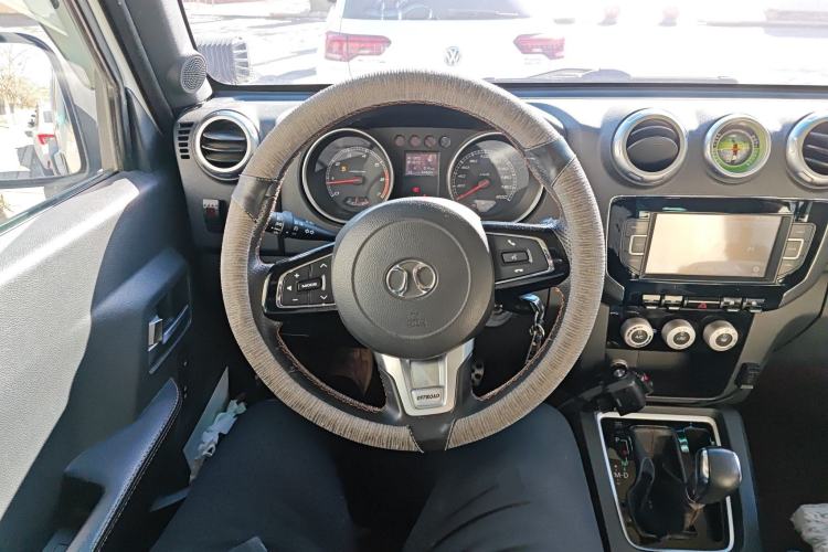 Used BAIC Off-Road BJ40 2016 40L 2.3T Automatic All-Wheel Drive Premium Edition Steering Wheel