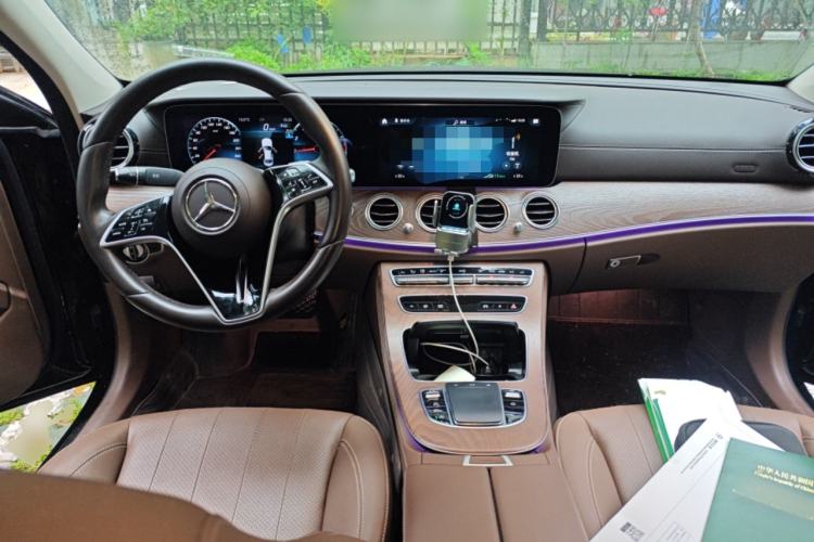 Used Mercedes-Benz E-Class 2023 Updated E 300 L Fashion Edition Center Console