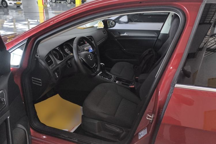 Used Volkswagen Golf 2015 1.6L Automatic Comfort Model
