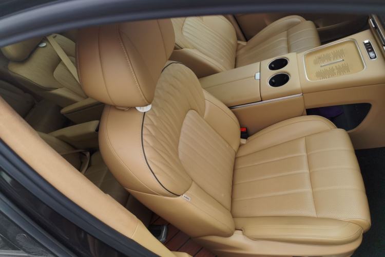 Used VOYAH Dream 2025 PHEV Four-Wheel-Drive Flagship Kunpeng Edition Right Front Seat