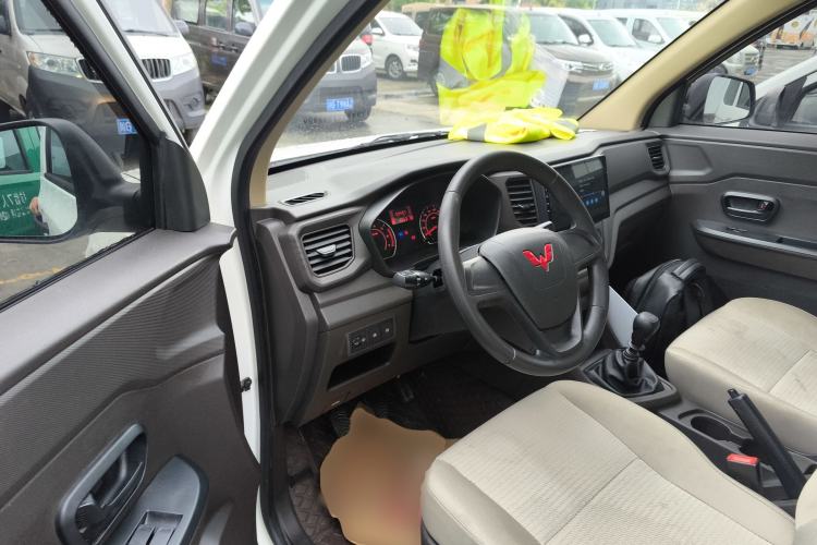 Used Wuling Hongguang V 2022 1.5L Jingqu Edition Electric-Assist LAR Driver Seat