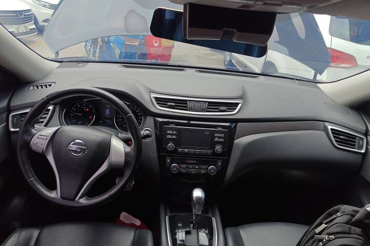 Used Nissan X-Trail 2015 2.0L CVT Comfort MAX Edition 2WD