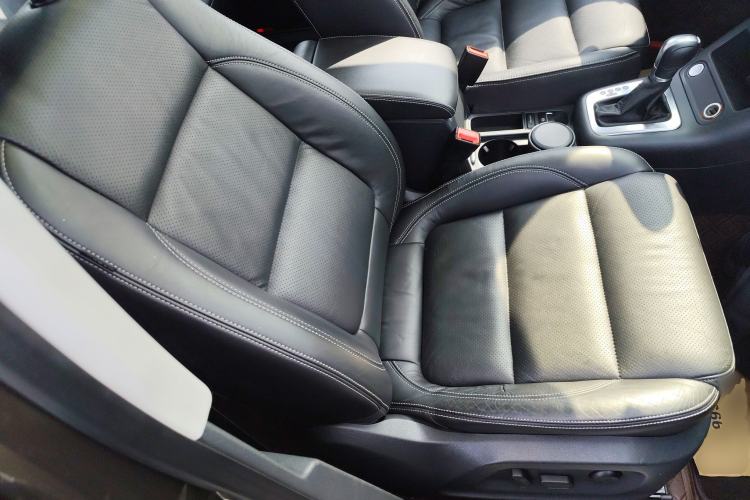 Used Volkswagen Tiguan 2015 1.8TSI Automatic Two-Wheel Drive Luxury Model Right Front Seat