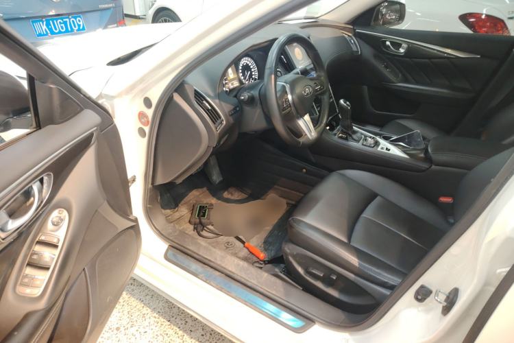 Used Infiniti Q50L 2018 2.0T Comfort Edition China VI Standard
