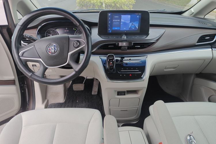 Used Buick GL8 2022 Land Cruiser Executive Class 652T Comfort Model Center Console