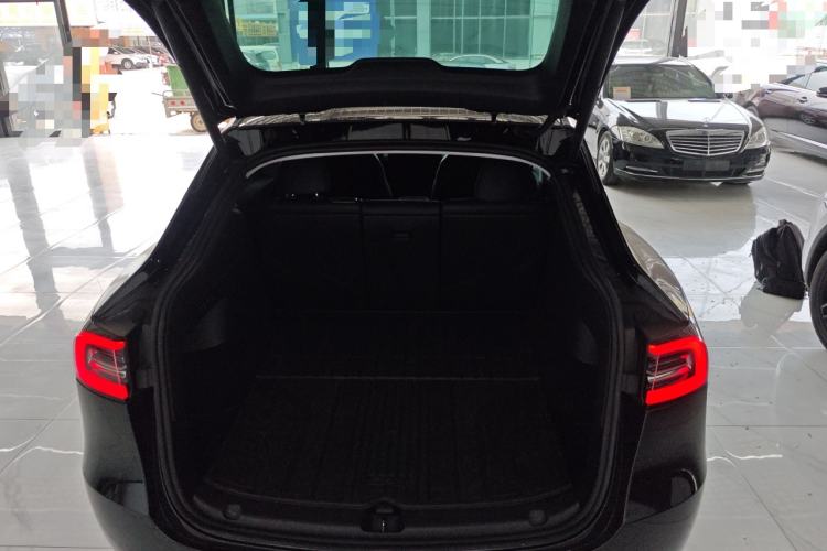 Used Tesla Model Y 2023 Long-Range All-Wheel-Drive Version